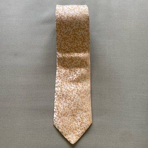 HUGO BOSS MENS GOLD FLORAL TIE 100% SILK MADE IN ITALY🇮🇹👔🌼🪷🪻🌻🥀🌷💐🌸🌹🌺